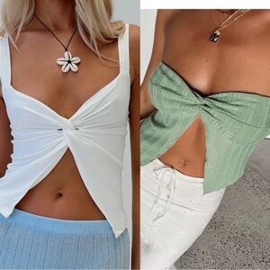 Set of 2 - NWOT princess polly tops size 4 Mani and Dubios